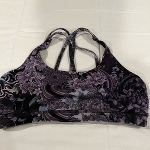 Lululemon sports bra 🦄